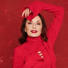 LUZ CASAL &laquo; Me Voy A Permitir &raquo;